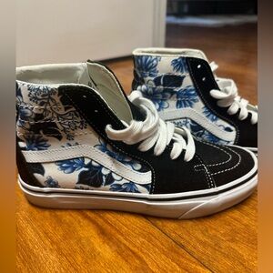 Women’s 9 high top vans